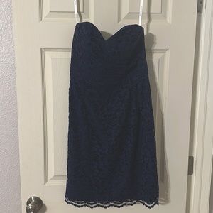 Size 4 Navy David’s Bridal dress. Worn once as a bridesmaid.